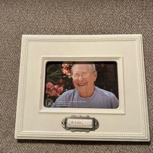 Elegant Ivory Ceramic Picture Frame ‘A Life Remembered’ 4x6 Photo